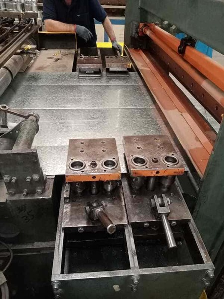 Imagen de mantenimiento industrial CNC Plus WhatsApp